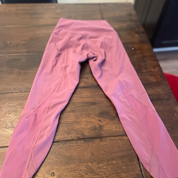 Size 4 lavender lululemons they are crop pants - Picture 3 of 5